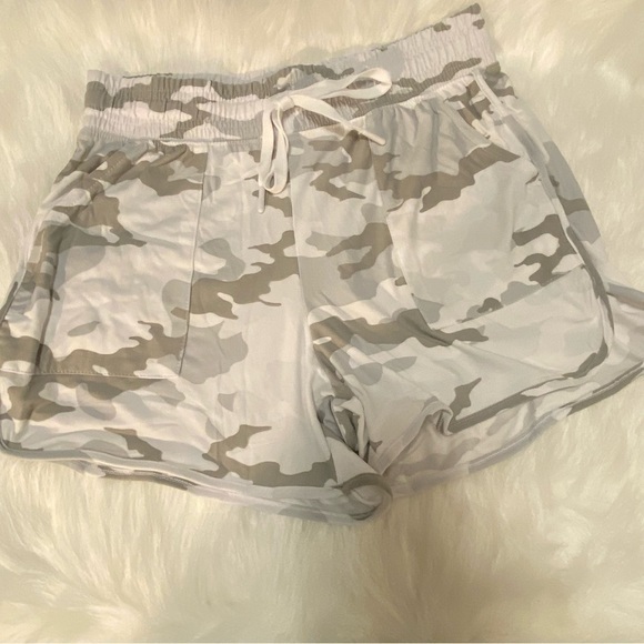 New Gym Shorts Size XS (02) Gray Draw‎ String Women’s Pockets On Each Side - Picture 1 of 9